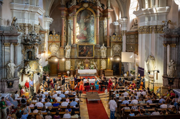 Elkezdődött a jubileumi Vigalom