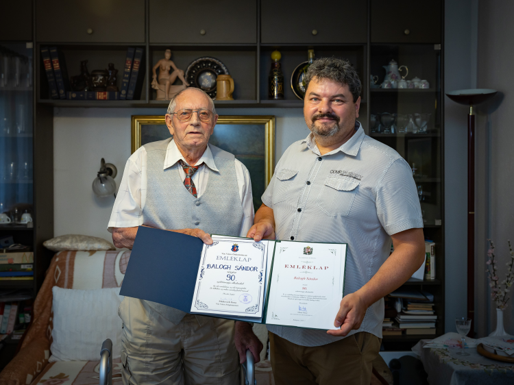 Tisztelettel köszöntjük a szépkorú Balogh Sándort