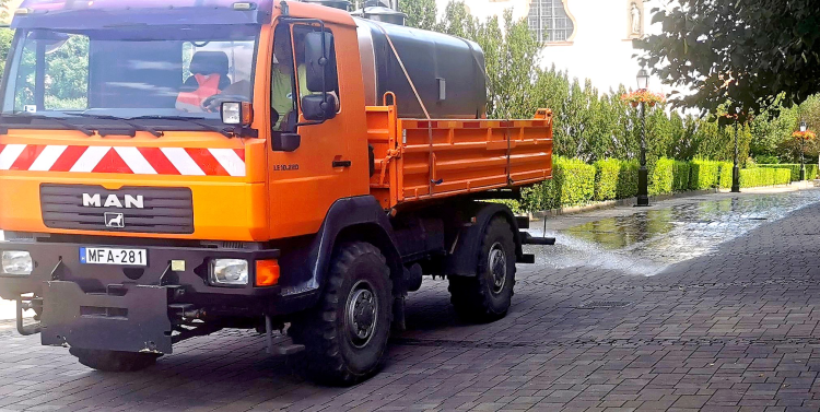 További önkormányzati intézkedések a hőség idejére