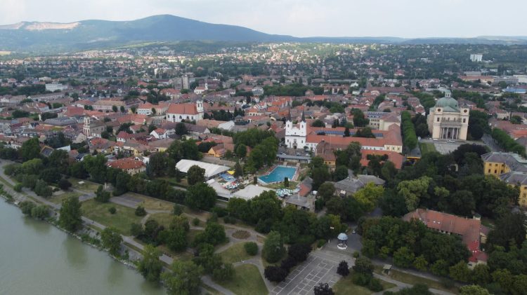 Folytatódik a forróság