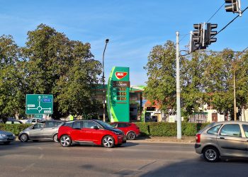 Csökkenő tendenciát mutatnak a hazai üzemanyagárak