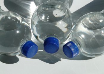 Jótékonykodhatunk is, ha visszaváltjuk a palackokat