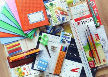 Tanszer-, iskolatáska-gyűjtés a váci családok számára