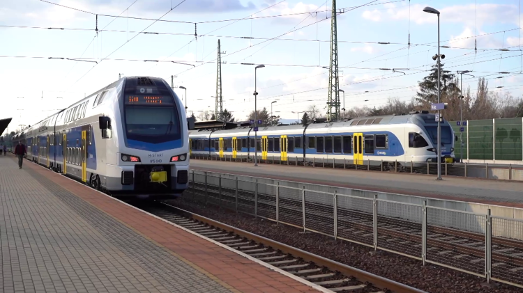 Elgázolt egy embert a Nyugati pályaudvarról Vácra tartó S70-es vonat Felsőgödnél