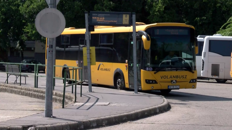 A Volánbusz járműveinek már több mint egyharmadán elérhető a készpénzmentes fizetés