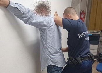 Fél óra alatt elkapták a váci rendőrök egy rablási kísérlet gyanúsítottját