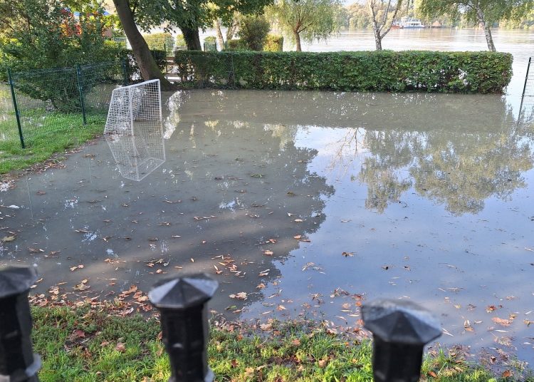 Galéria: csaknem 6 métert emelkedett a Duna egy hét alatt