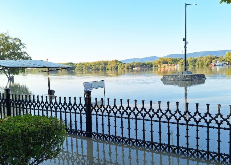 Így nézett ki az áradó Duna csütörtök reggel – galéria