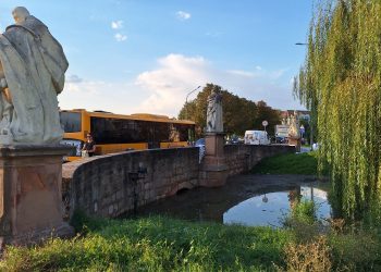 Sződliget előtt lezárták a 2-es főutat