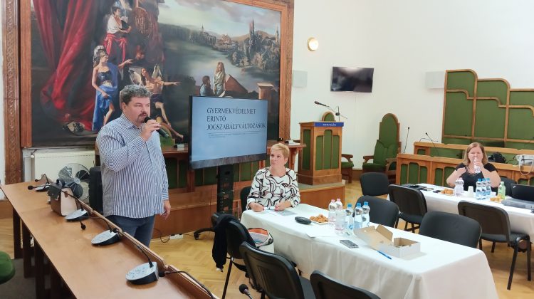 Börtönbe megy, aki nem jelenti 3 napon belül a gyerekbántalmazást