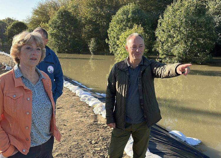 Galéria: ellenőrizték a gátat a tetőzés után