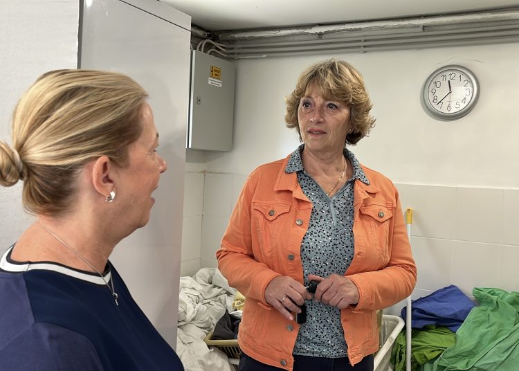 Burgundia idősotthonban mossák a tűzoltók ruháját – galériával