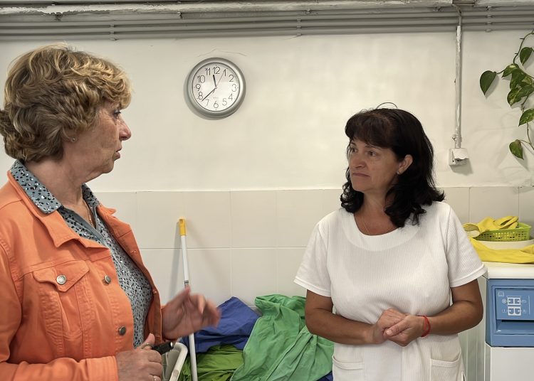 Burgundia idősotthonban mossák a tűzoltók ruháját – galériával