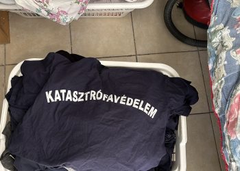 Burgundia idősotthonban mossák a tűzoltók ruháját – galériával