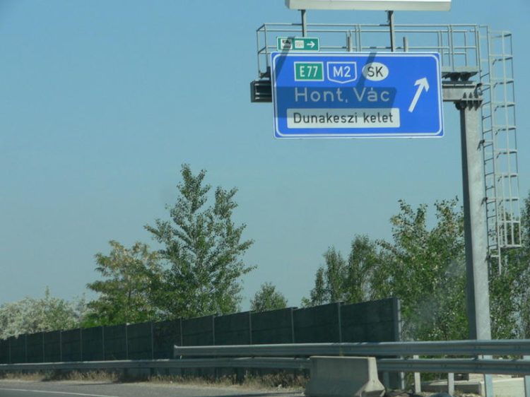 Útépítési munkák miatt részlegesen lezárják az M2-est