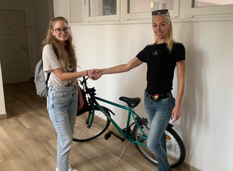 Büntetőeljárás indul a tettes ellen, aki a váci vasútállomásról lovasított meg egy biciklit