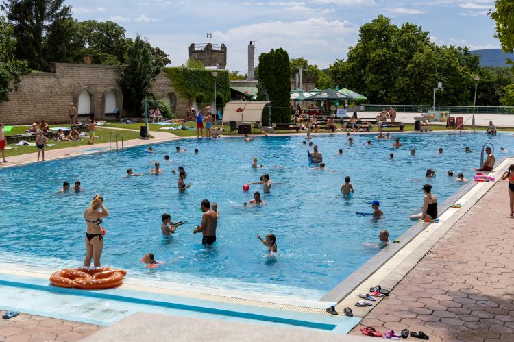 Őszi-téli időszámítás a váci strandon (VIDEÓVAL)