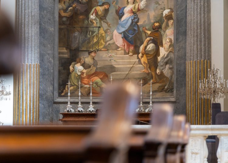 Itt vannak a legfrissebb képek a megújult váci Nagyboldogasszony-székesegyházról