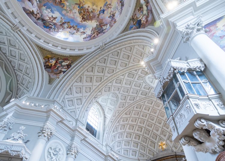 Itt vannak a legfrissebb képek a megújult váci Nagyboldogasszony-székesegyházról