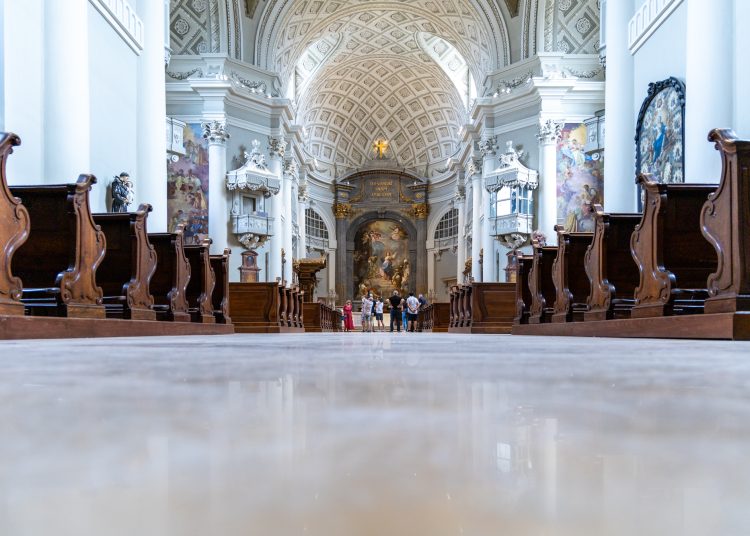 Itt vannak a legfrissebb képek a megújult váci Nagyboldogasszony-székesegyházról