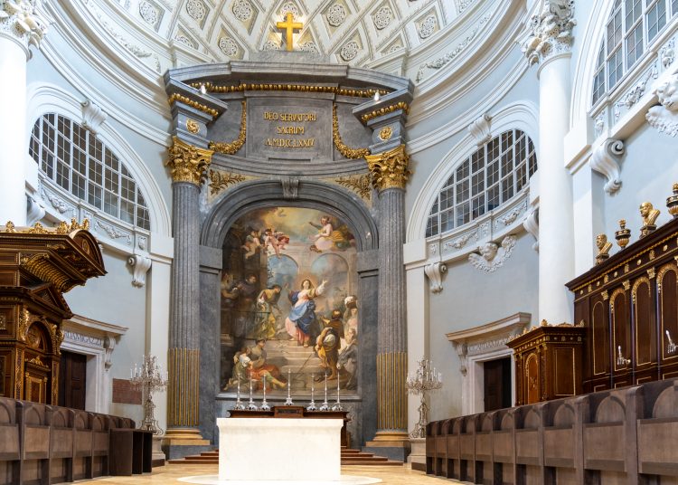 Itt vannak a legfrissebb képek a megújult váci Nagyboldogasszony-székesegyházról