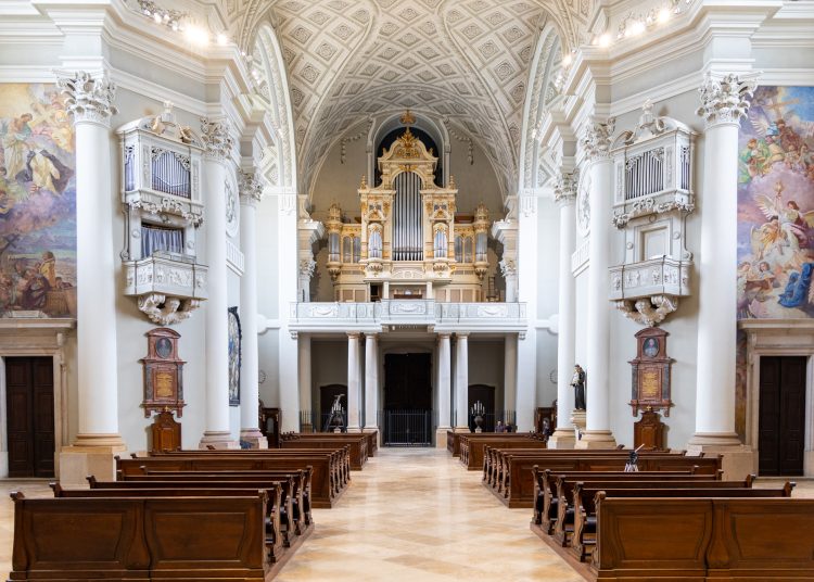 Itt vannak a legfrissebb képek a megújult váci Nagyboldogasszony-székesegyházról