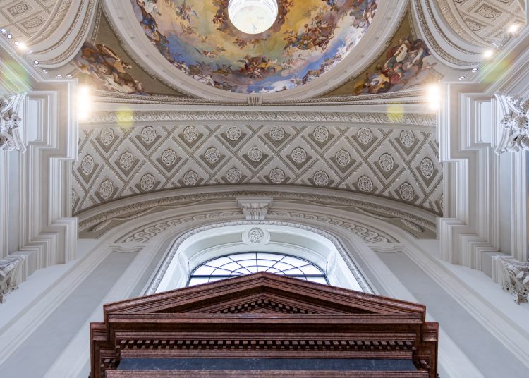 Itt vannak a legfrissebb képek a megújult váci Nagyboldogasszony-székesegyházról