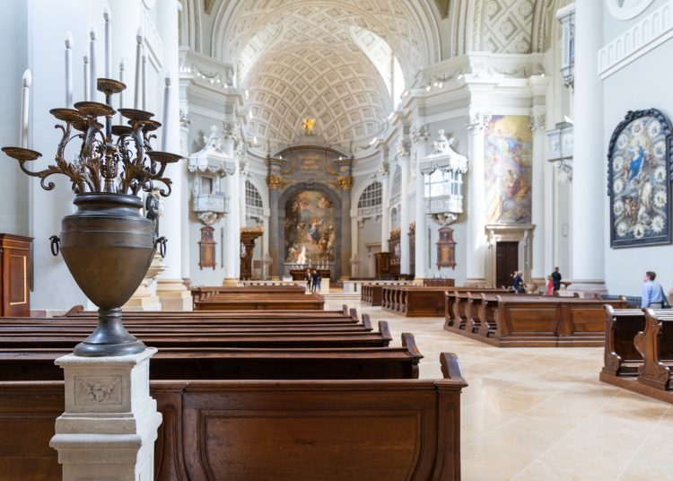 Itt vannak a legfrissebb képek a megújult váci Nagyboldogasszony-székesegyházról