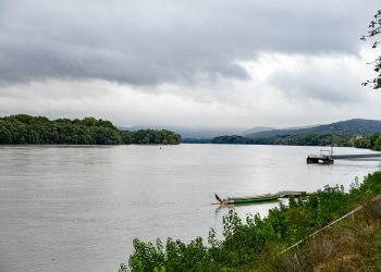 Képgaléria: elindult az ár, másfél métert emelkedett a Duna péntek óta