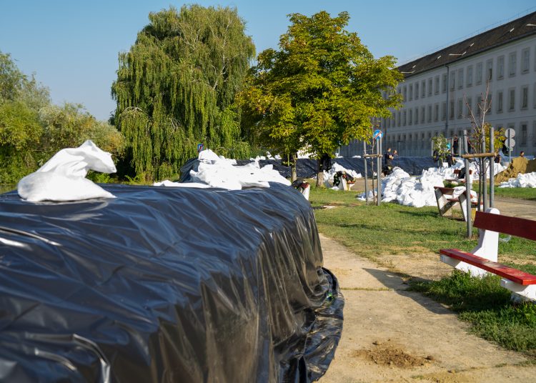 Galéria: így zsákoltak a katonák Vácon