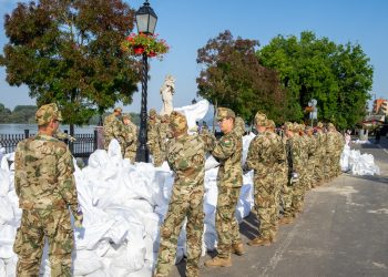 Galéria: így zsákoltak a katonák Vácon