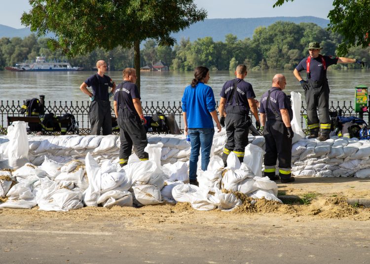 Galéria: így zsákoltak a katonák Vácon