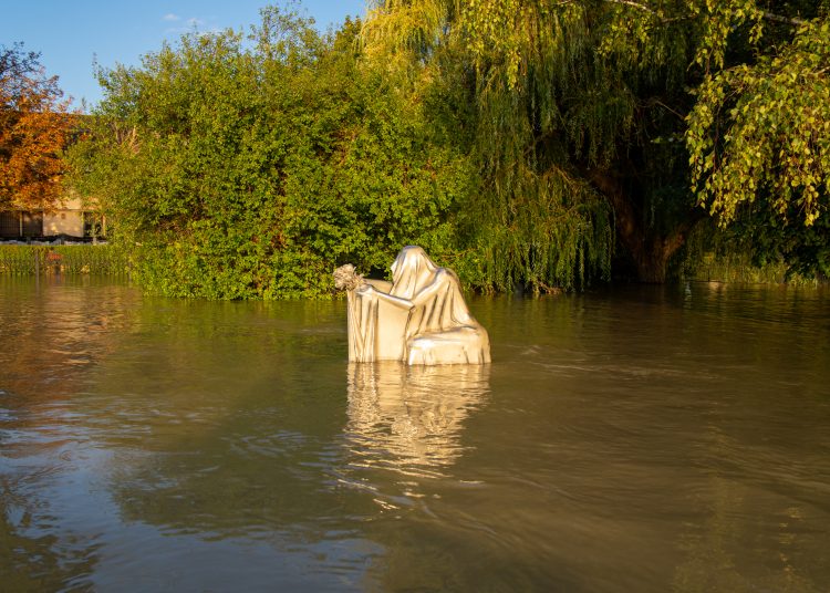 Galéria: látványos képeken az áradó Duna és a védekezés