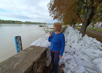 A polgármester felhívása: ételre, italra, lapátra, kesztyűre és szálláshelyekre van szüksége Vácnak