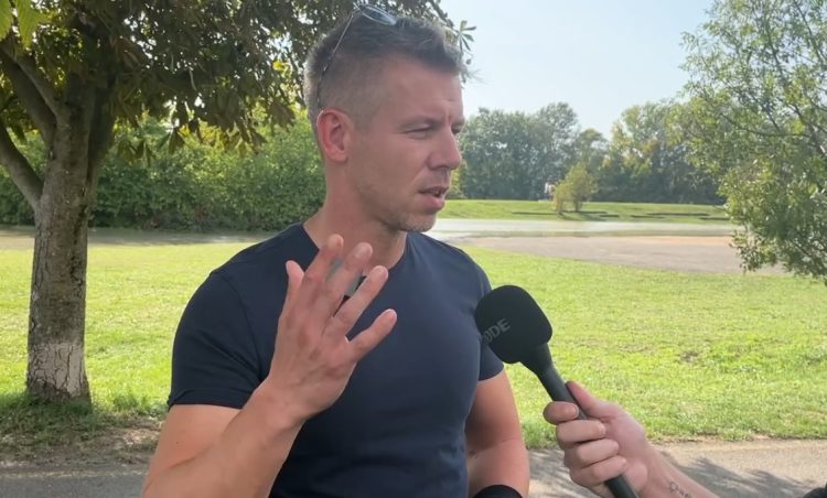 Magyar Péter Vácon bírálta, hogy az állam helyett a civileknek kell megvédeniük Magyarországot