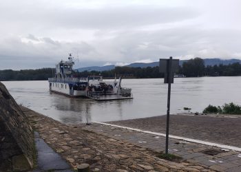 Kiderült, meddig jár a váci komp a héten