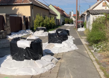 Így szállítják el a szemetet a Burgundia városrészből