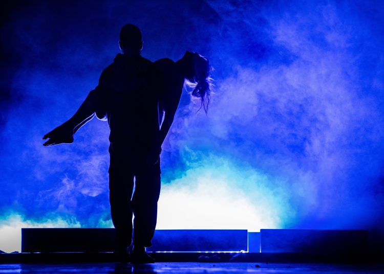 Október 26-án érkezik Vácra a Loupe Társulat – Galéria