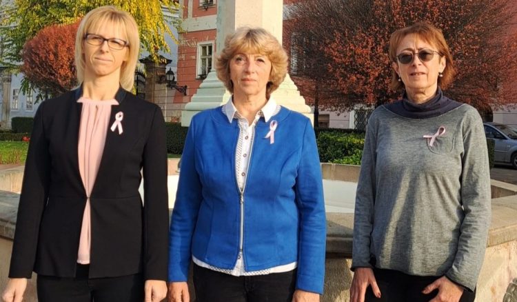 Váci nők – Közösen hívják fel a figyelmet a mellrák elleni küzdelemre!
