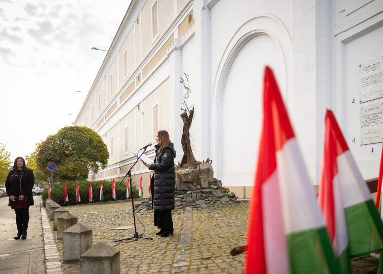 Ünnepi megemlékezés és koszorúzás október 23-án – galéria
