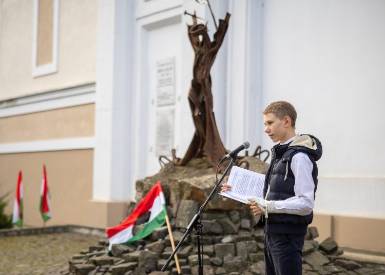 Ünnepi megemlékezés és koszorúzás október 23-án – galéria