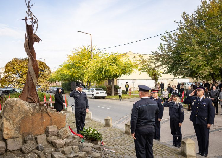 Ünnepi megemlékezés és koszorúzás október 23-án – galéria