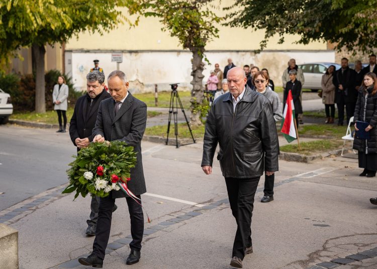 Ünnepi megemlékezés és koszorúzás október 23-án – galéria