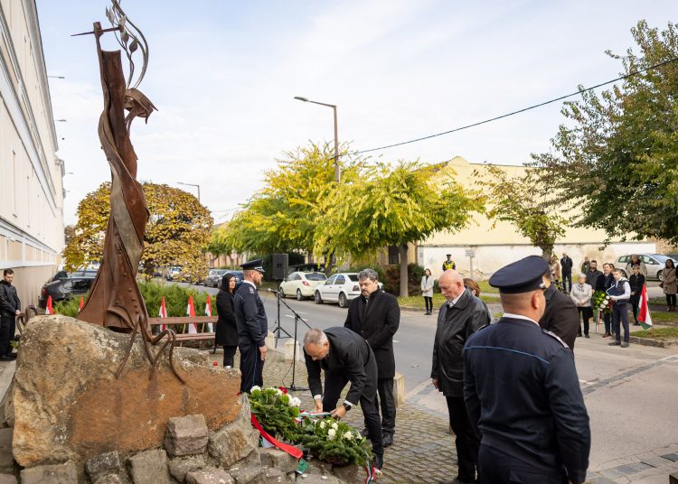 Ünnepi megemlékezés és koszorúzás október 23-án – galéria