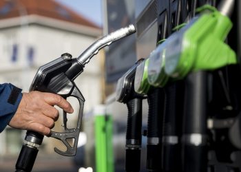 Jelentős mértékben drágul a benzin csütörtöktől