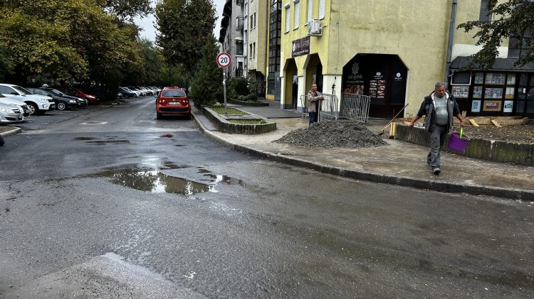 A Földváry tér környékén végeznek helyreállítási munkákat – videóval