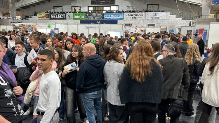 Jelentős érdeklődés mellett zajlott az idei pályaválasztási mustra – videóval