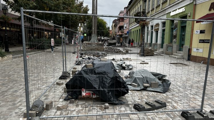 Hamarosan elkészül a Széchenyi utca felújításának első üteme – videóval
