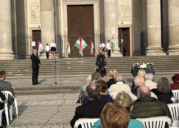 A váci Fidesz-KDNP megemlékezése október 23-án – galéria