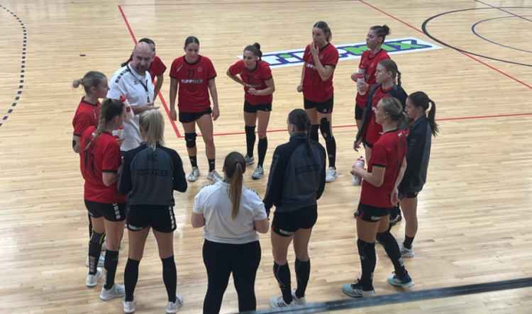 Fölényes siker az MTK ellen